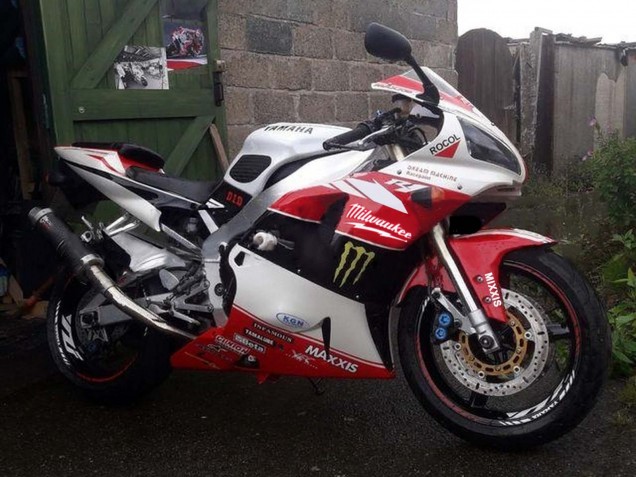 Carénages Moto Yamaha YZF 1000 R1 1998-1999 - Rouge Blanc Noir Jaune Monstre Milwaukee MAXXIS 11