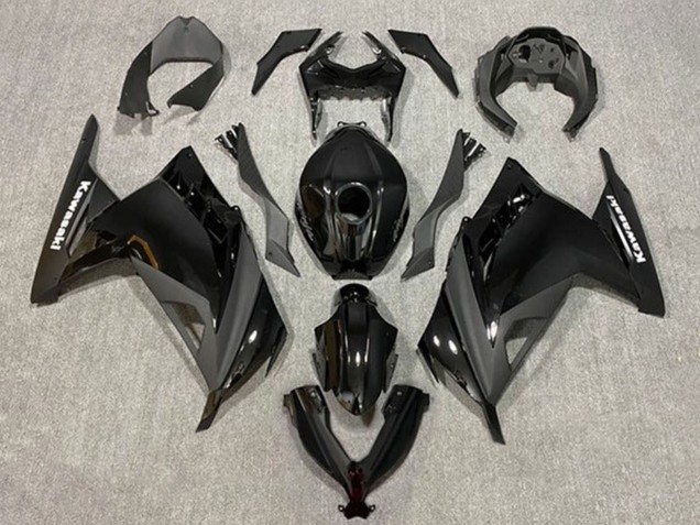 Carénages Moto Kawasaki EX300 2013-2024 - Noir Brillant Noir Mat