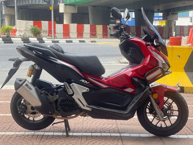 Carénages Moto Honda ADV150 2018-2021 - Rouge Blanc Noir